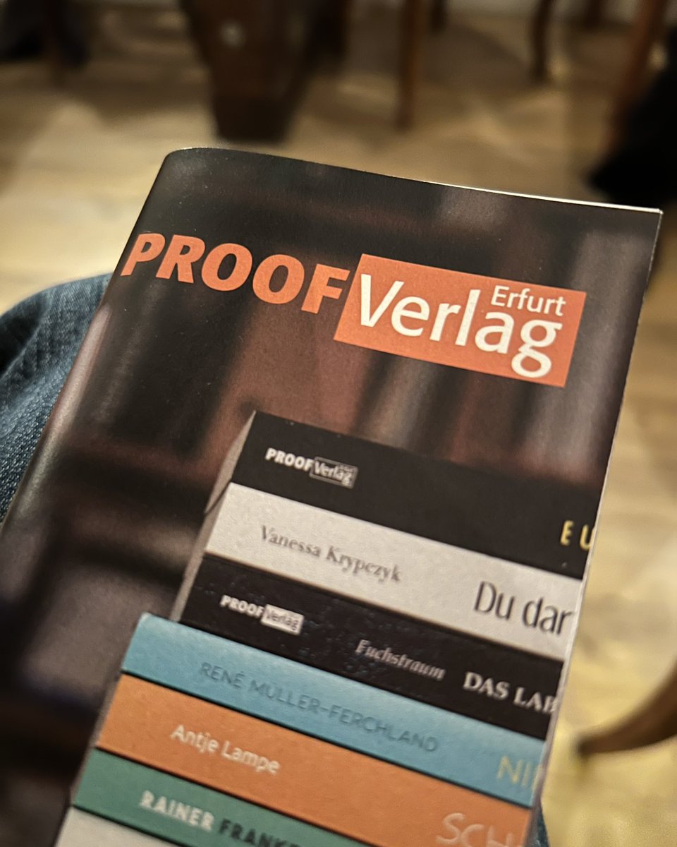 Ich leite den Abend mit einer Lesun